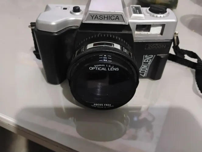 Camera fotográfica yashica