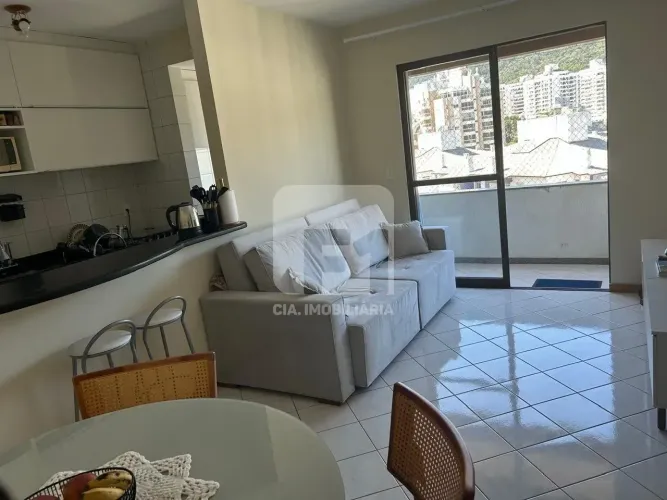 Apartamento com vista livre em excelente localização no Itacorubi!