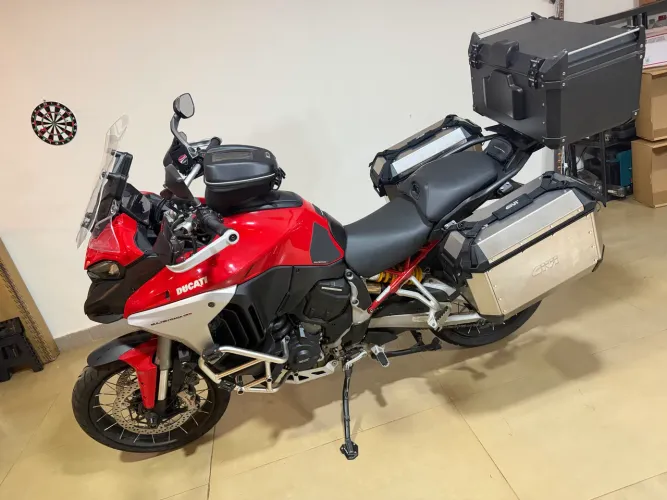 Ducati Multistrada V4S 2022/2022 Vermelha