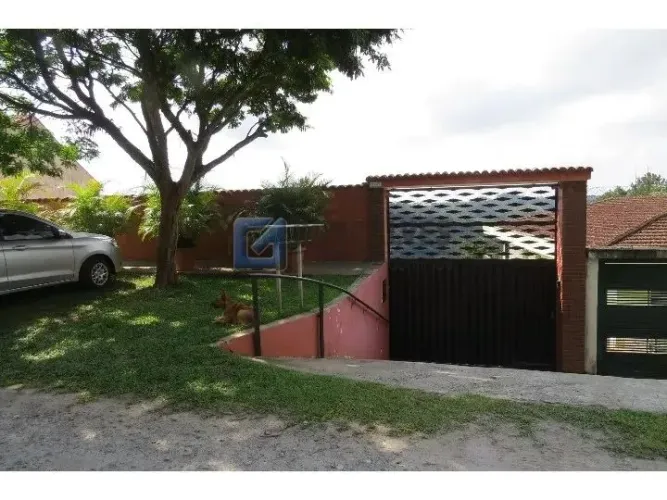 Chácara Rural com 4 Dormitórios, Piscina e Playground em Riacho Grande São Bernardo do Ca
