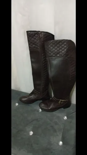 Calçados vendo só o tênis ou só a bota