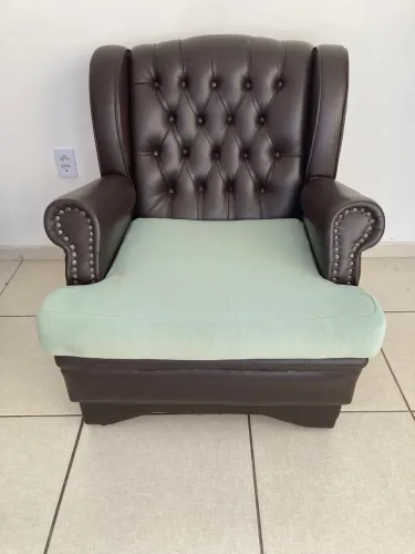 Conjunto Vintage de Sofá 3 lugares + 2 Poltronas