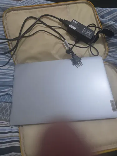 Vendo um notebook apenas 1 mes de uso muito pouco