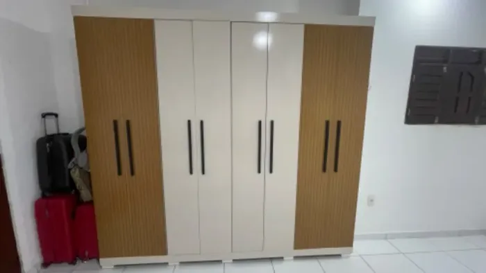 Guarda roupa 8 portas