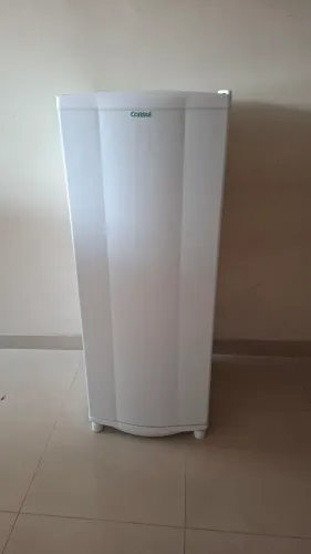 Geladeira consul 261L semi nova ( tem nota fiscal)