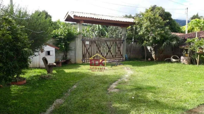 Chácara com 3 dormitórios à venda, 500 m² por R$ 400.000,00 - Bomsucesso - Pindamonhangaba