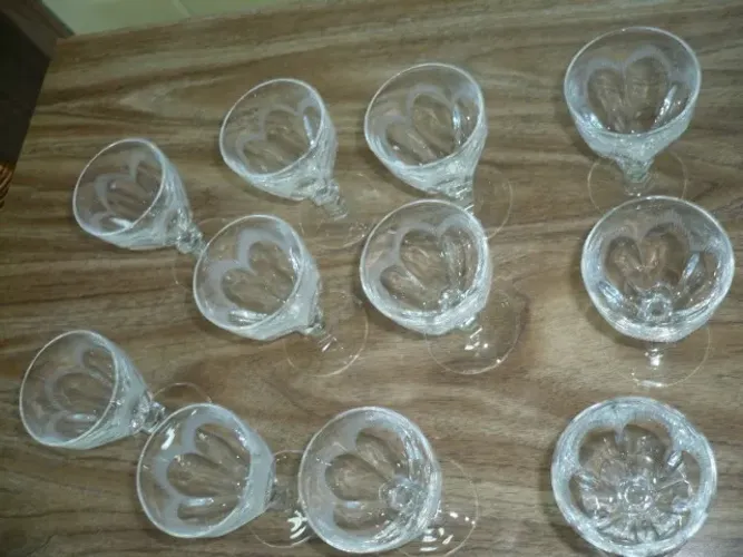 CONJUNTO DE TAÇAS DE CRISTAL