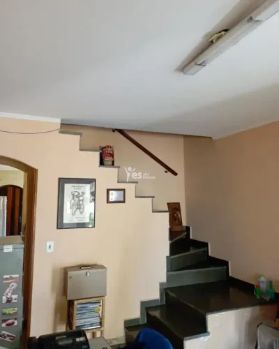 Sobrado Para Venda com 146m² com 3 Dormitórios sendo uma suíte, 2 Vagas Cobertas no Bairro