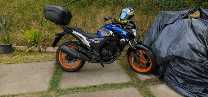 Twister 250f + Báu e suporte ( Brinde )