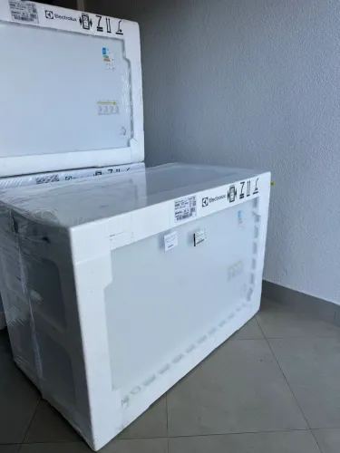 Freezer Horizontal Electrolux Cycle Defrost 400L Inverter Uma Porta (HI440) - 127V novo