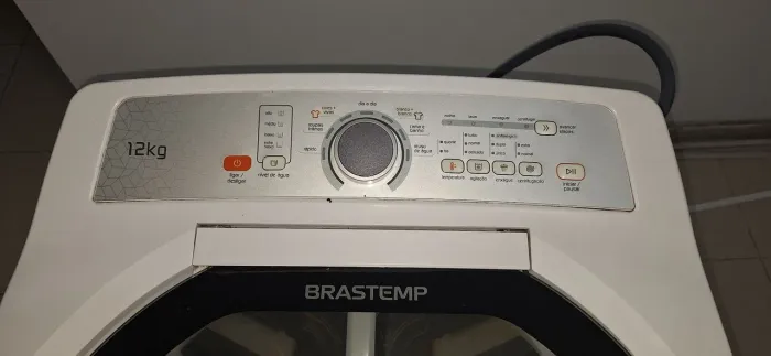 Máquina de lavar roupas BRASTEMP - água quente - 220v
