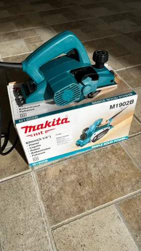 Plaina Elétrica Makita