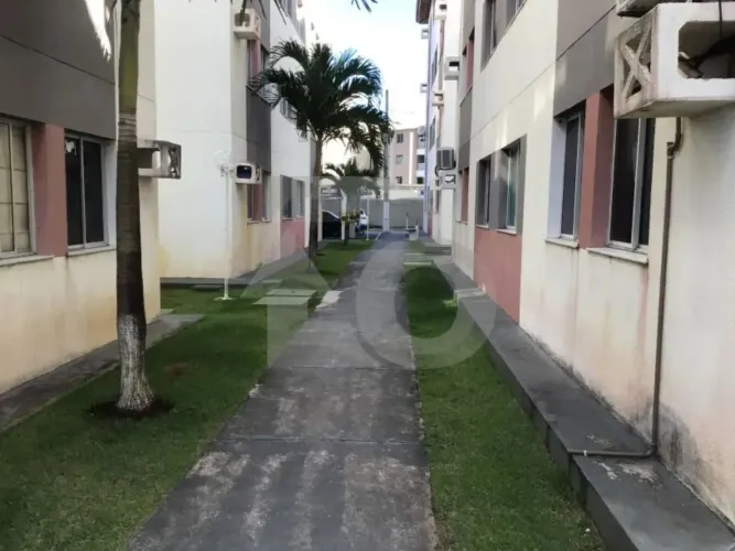 Condomínio Grand Ville Residence: Apto Reformado com 2 Quartos