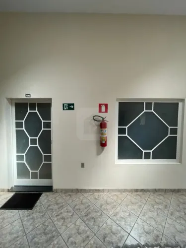 SALA PARA LOCAÇÃO EXCELENTE LOCALIZAÇÃO.