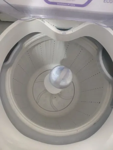 Máquina de lavar com pequenas avarias