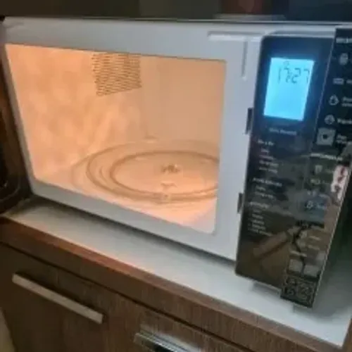 Microondas Brastemp 32 Litros cor Inox Espelhado e Painel Integrado