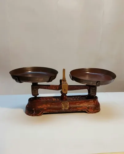 BALANÇA antiga. BARZON.