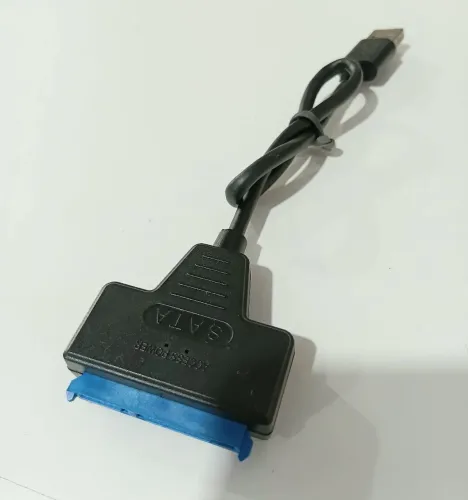 Cabo Adaptador de USB para conectar HD'S. Usado.