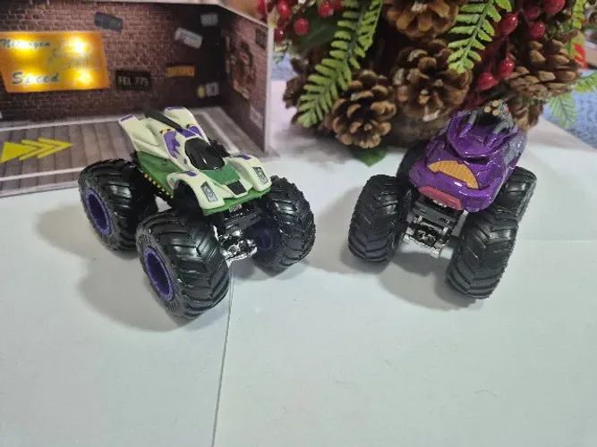 Hot Wheels Monster Trucks Buzz Lightyear Vs Zurg