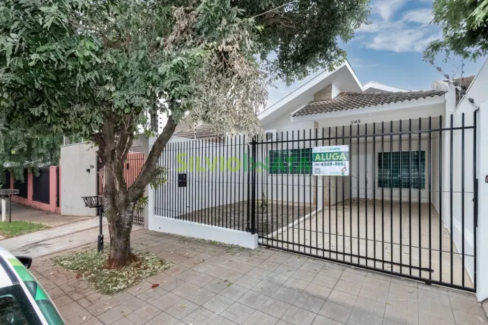 EXCELENTE CASA DE 03 QUARTOS, SEMI MOBILIADA PARA MORAR NO JARDIM IGUACU.