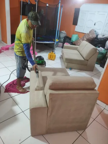 Vamos até você (sofás limpos e cheirosos)