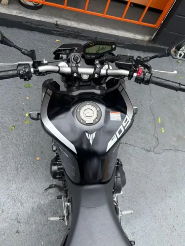 Yamaha MT-09 impecável 