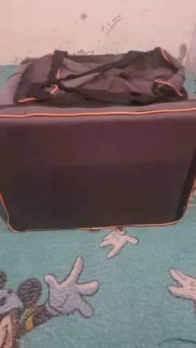 Bag 38 litros semi nova .