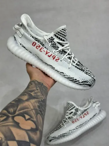 TÊNIS ADIDAS YEEZY 350 V2 - FOTOS REAIS