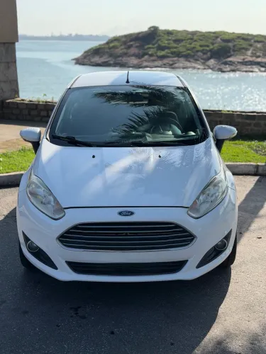 Ford Fiesta 1.6 16V Flex Aut. 5P 2015