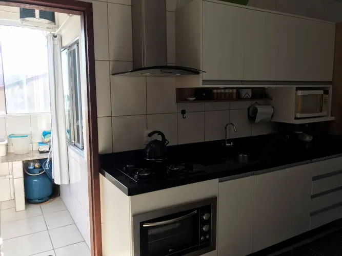 Aluga se apartamento a 50 metros da praia da Armação do pântano do sul, florianopolis SC