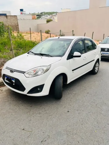 Ford Fiesta Sedan SE 1.6 8V Flex 4P 2014
