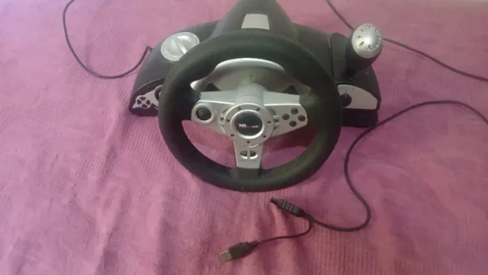 Volante de Corrida com Pedal - Para PC, PS3 e PS2 (Conexão USB)