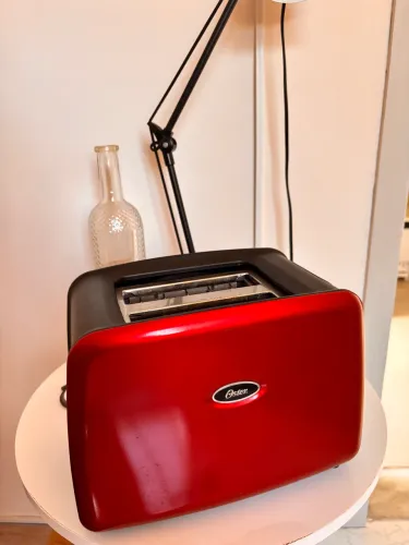 Torradeira Oster vermelha 220V