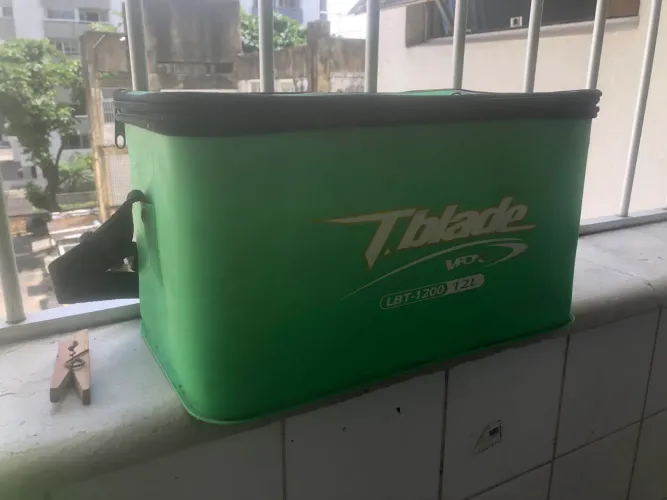 Caixa de isca viva com redinha nunca usada!!!