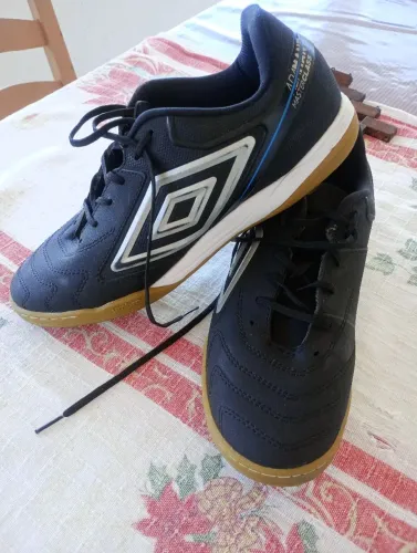 Chuteira umbro adamant master class club 43