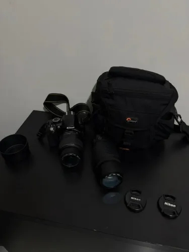 Câmera Nikon D3100 com lentes 18-55mm  + bolsa Lowepro Nova 140 AW