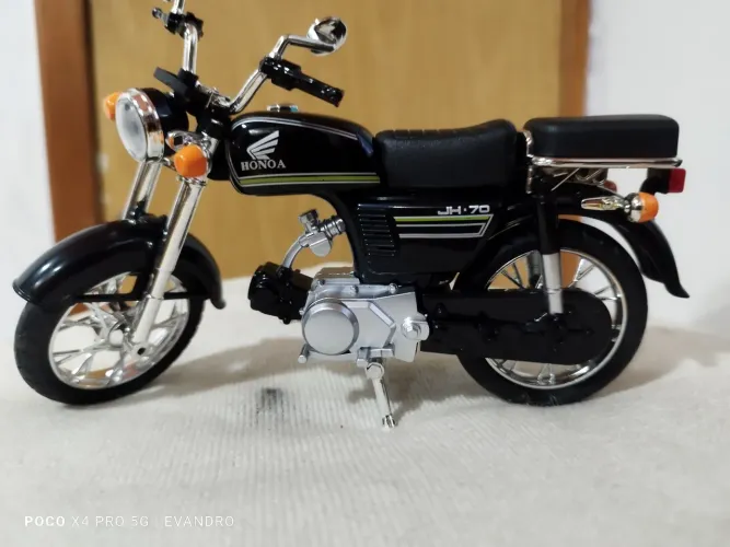Motocicleta escala 1:12