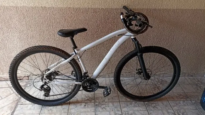 Bicicleta Mountain Bike Aro 29 - Quadro em Alumínio - 21V Shimano/GTS