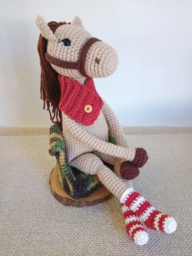 Cavalinho naninha+ sofá em amigurumi 43 cm