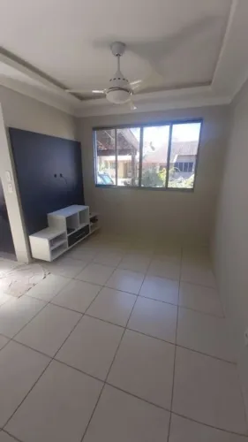 Casa com 3 dormitórios para alugar, 66 m² por R$ 1.700/mês - Santa Izabel - Londrina/PR