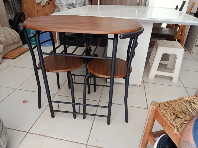 Mesa com duas cadeiras 80x50