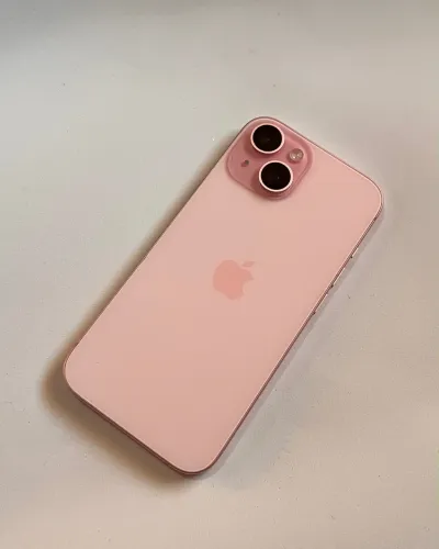 IPhone 15 Rosa