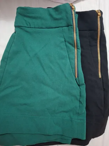 Shorts em bengaline verde e preto