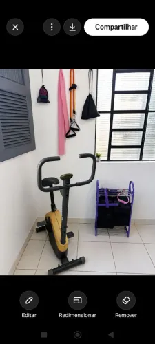 Alguém teria itens de academia para doar? Pode ser halteres, caneleiras, esteira....