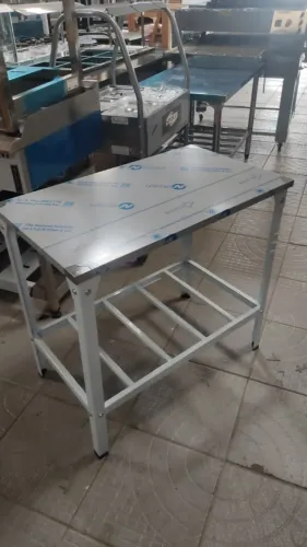 mesa de inox 1,17x0,55cm