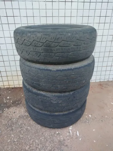 PNEUS ARO 15 PRA VENDER HOJE.