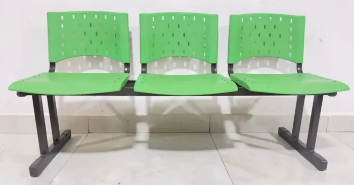 Vendo Lote com 10 Longarinas de 3 Lugares - Cor Verde