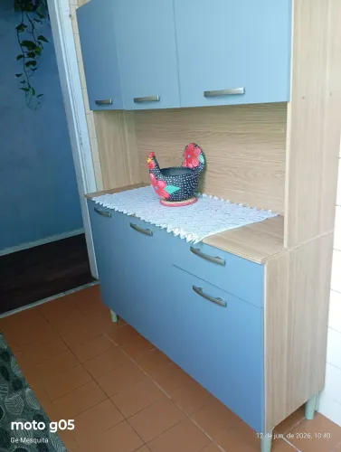 guarda roupas 6 portas semi novos e armário de cozinha