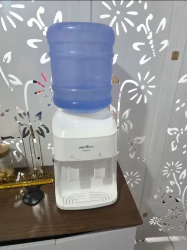Bebedouro de bancada (com galão)