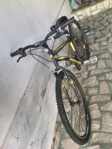 Bicicleta aro 29 semi nova